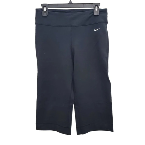 Nike NikeFit Dry Women's Black Swoosh Loose Fit Cropped Athletic Leggings Sz M - Picture 1 of 5